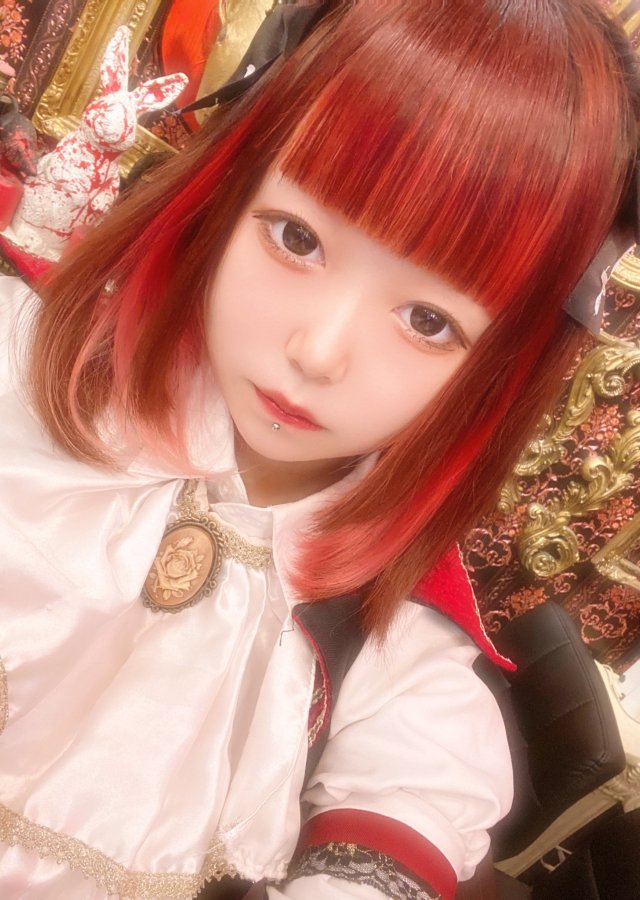 吸血鬼メイド喫茶メメント•モリと死の舞踏 りつ 1