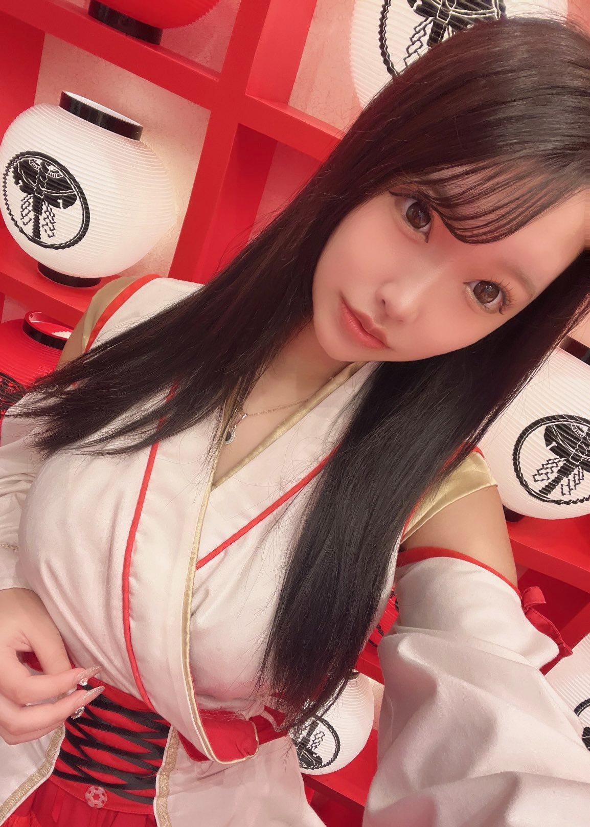 秋葉亭(りあら)さん