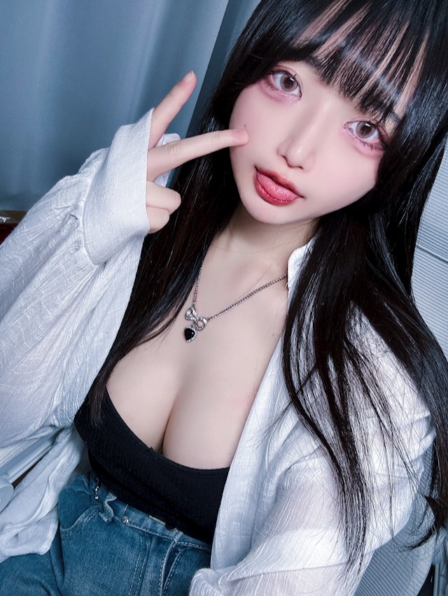 LIV (リヴ)(ねもとりこ)さん