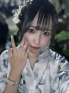 モエクロ～Moet Moet Clover～(ここな)さん