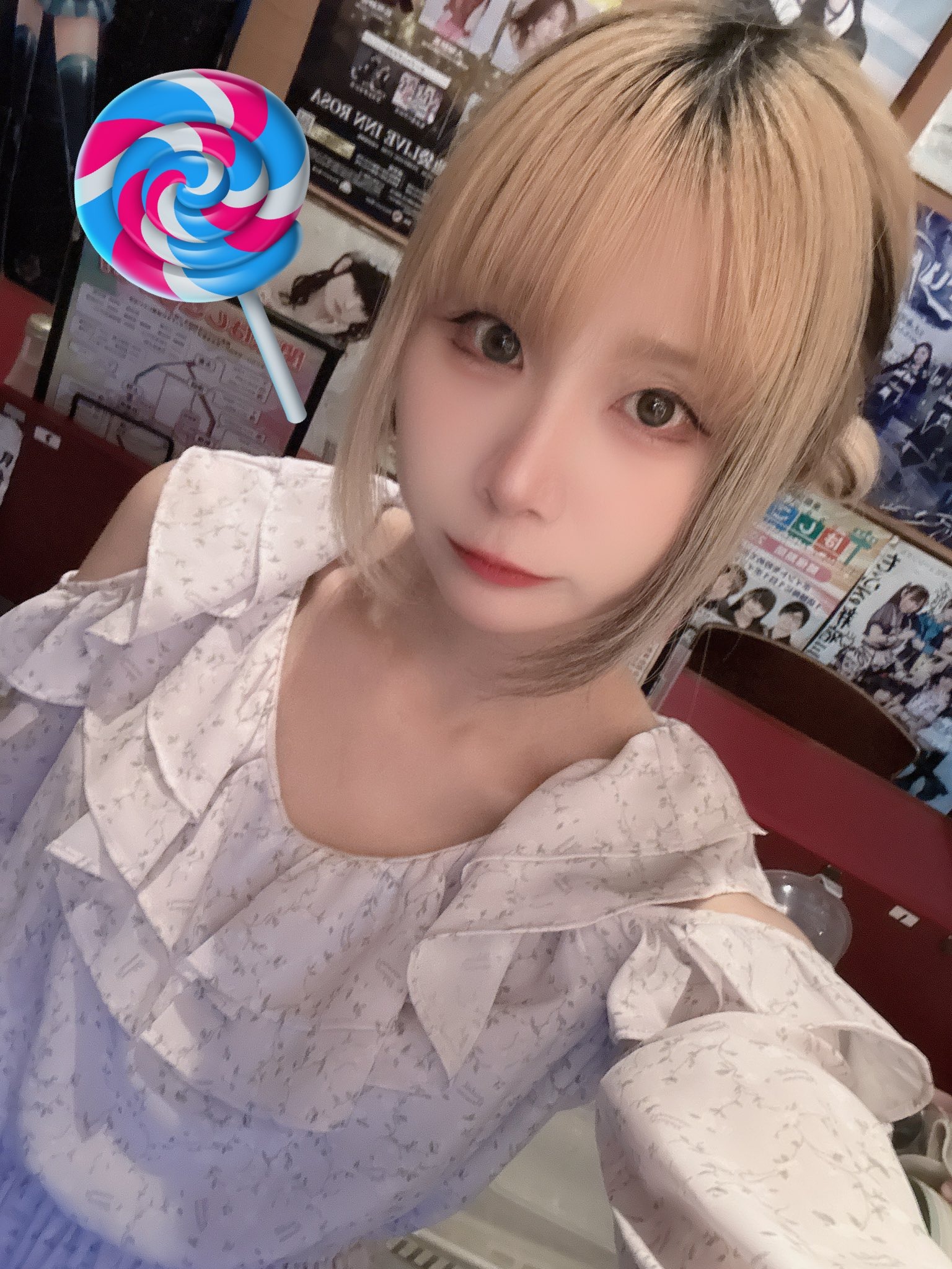 もふる 新宿三丁目店(しろ)さん