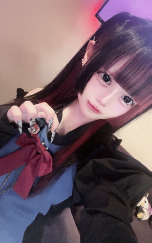 サブカルBAR FAVO(るな)さん