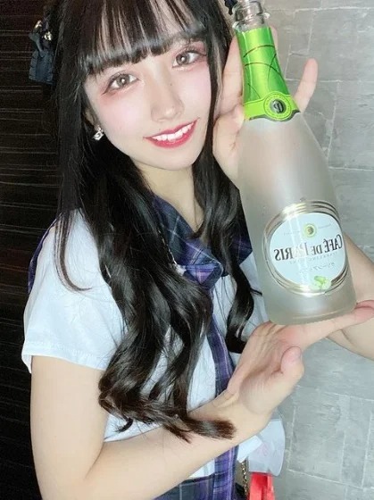 Girl’sbar Latte 栄店(くるみ)さん