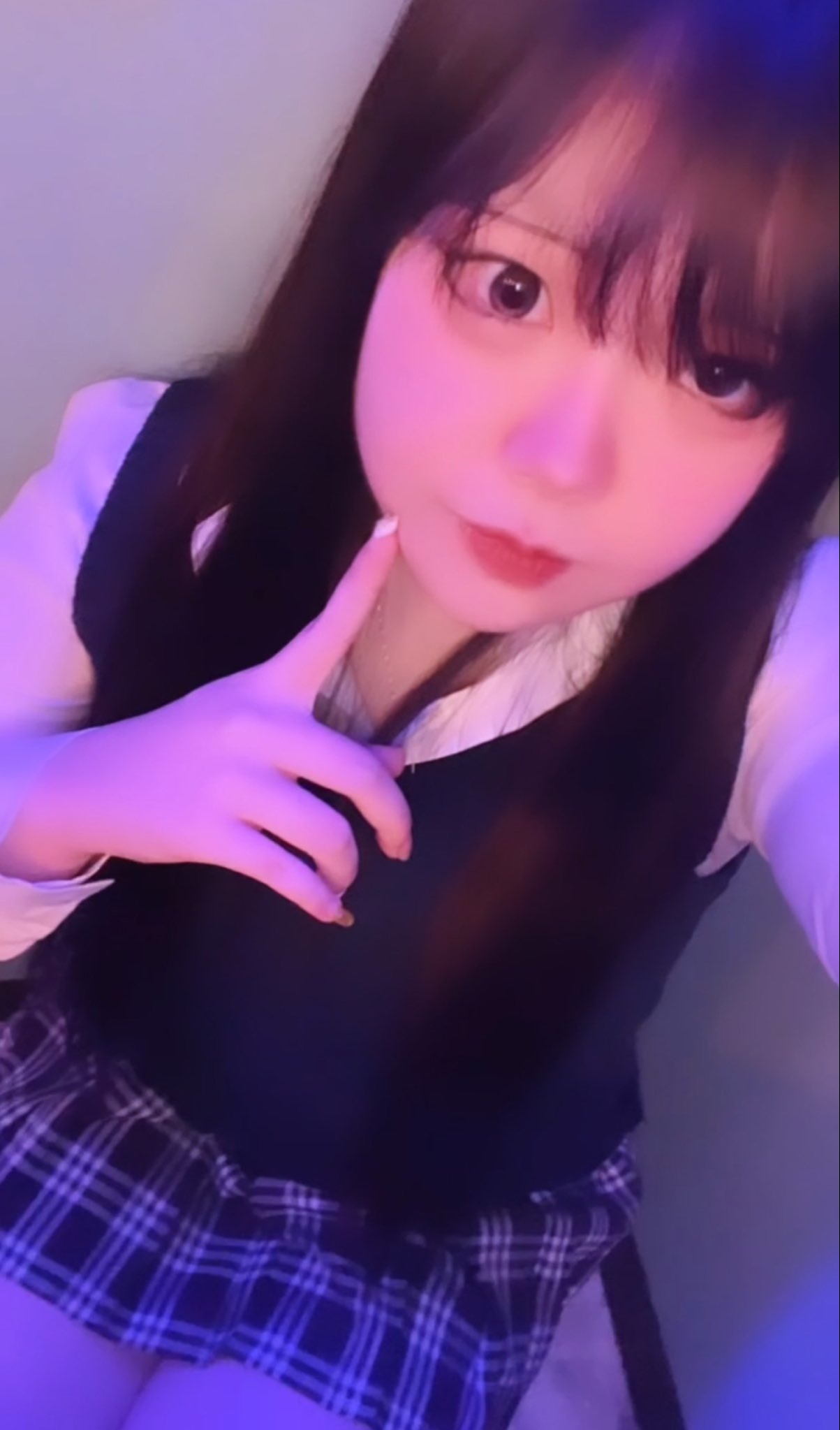 海軍メイド喫茶　暁(うみ)さん