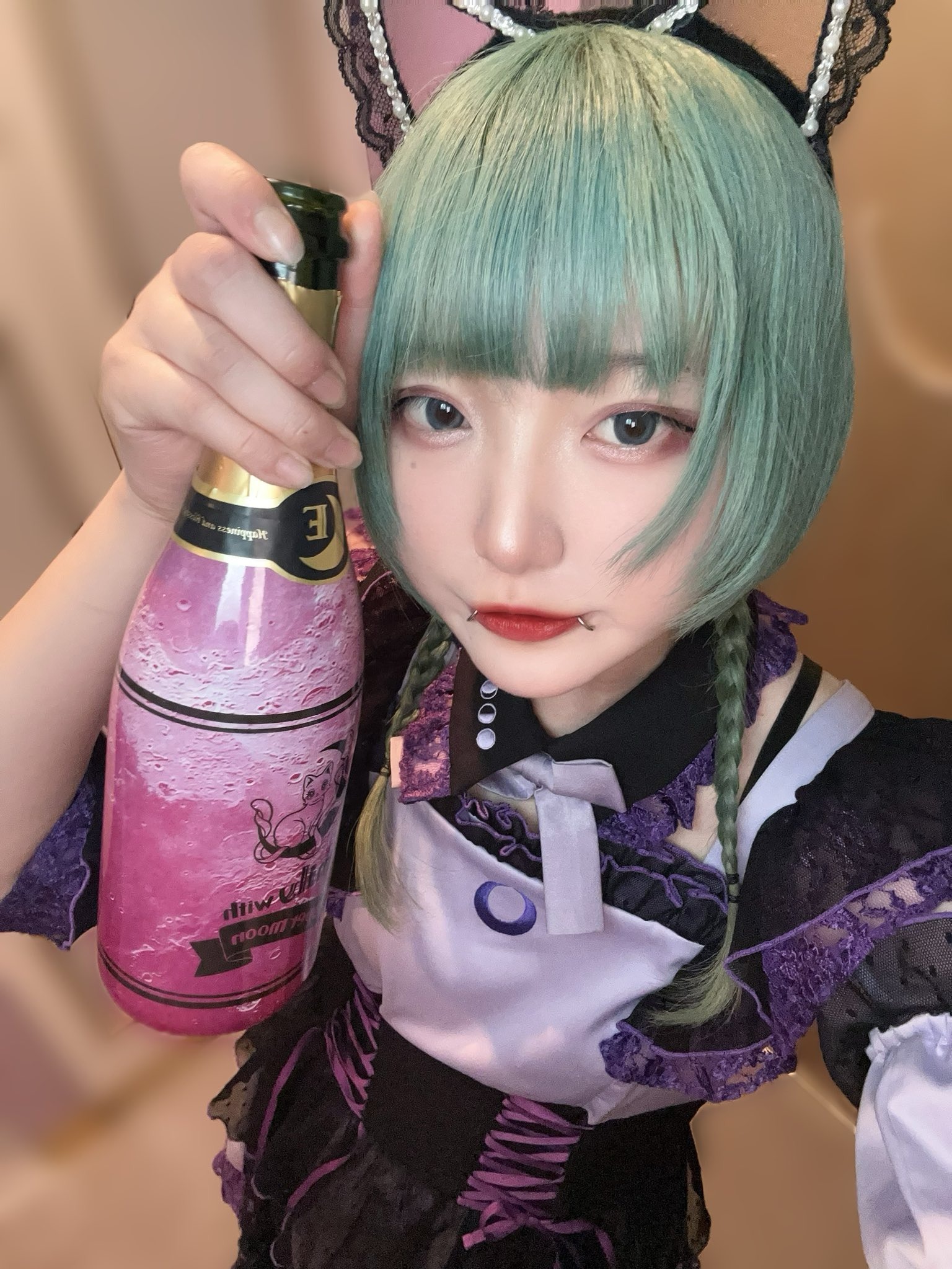 Emily with Paper moon(およぐ)さん