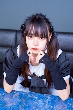 LIV (リヴ)(める)さん