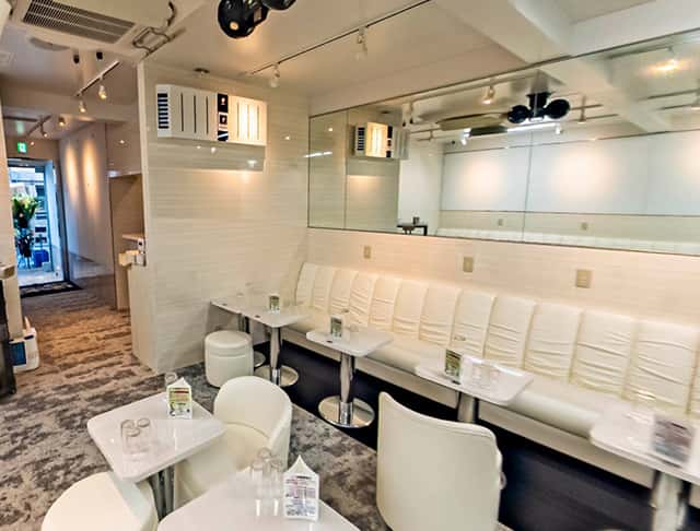 制服カフェ はちみつくろーばー池袋西口 (恵比寿コンカフェ) - ギャラリー1